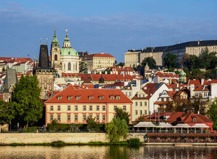 Blick über die Moldau in Richtung Kleinseite, Prag, Region Böhmen, Tschechische Republik, Europa - RHPLF03543