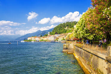 The lake side of Bellagio, Province of Como, Lake Como, Italian Lakes, Lombardy, Italy, Europe - RHPLF03559
