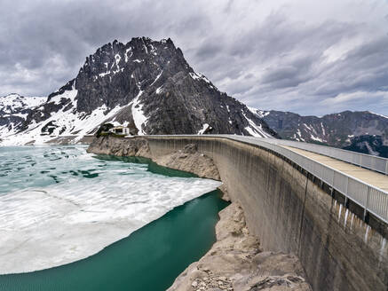 Eisschollen auf dem Lüner See, Österreich - STSF02191