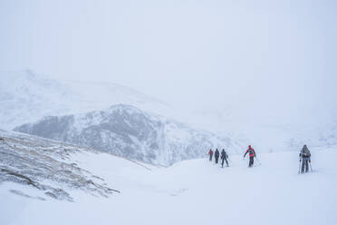 Skitouren im Skigebiet CairnGorm Mountain, Aviemore, Cairngorms National Park, Schottland, Vereinigtes Königreich, Europa - RHPLF03684