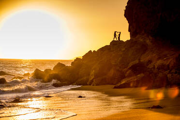 Young couple, Malibu, California, United States of America, North America - RHPLF03760