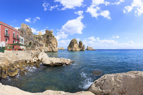 Panoramablick auf Tonnara di Scopello, Castellammare del Golfo, Provinz Trapani, Sizilien, Italien, Mittelmeer, Europa - RHPLF03859