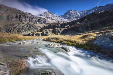 Fließendes Wasser eines alpinen Baches, Alpe Fora, Malenco Tal, Provinz Sondrio, Valtellina, Lombardei, Italien, Europa - RHPLF03860