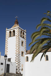 Kirche Santa Maria in der kleinen Stadt Betancuria auf der Vulkaninsel Fuerteventura, Kanarische Inseln, Spanien, Atlantik, Europa - RHPLF03942