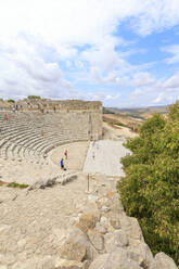 Griechisches Amphitheater, Segesta, Calatafimi, Provinz Trapani, Sizilien, Italien, Europa - RHPLF04002