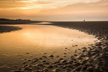 Camber Sands Strand bei Sonnenaufgang, East Sussex, England, Vereinigtes Königreich, Europa - RHPLF04029