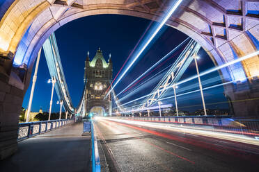 Tower Bridge bei Nacht, Southwark, London, England, Vereinigtes Königreich, Europa - RHPLF04050