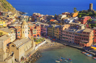 The colorful sea village of Vernazza, Cinque Terre, UNESCO World Heritage Site, Liguria, Italy, Europe - RHPLF04082