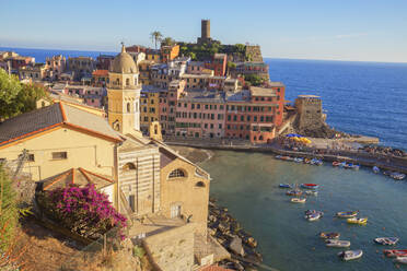 Das bunte Fischerdorf Vernazza, Cinque Terre, UNESCO-Weltkulturerbe, Ligurien, Italien, Europa - RHPLF04084