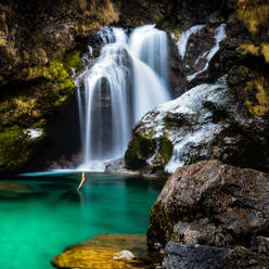 Wasserfall in der Vintgar-Schlucht, Slowenien, Europa - RHPLF04133