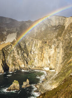 600 m hohe Klippen am Atlantischen Ozean, Slieve League, Grafschaft Donegal, Ulster, Republik Irland, Europa - RHPLF04195