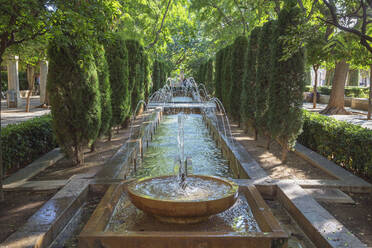 Wasserfontäne und Pool, Parc S'Hort del Rei, Palma de Mallorca, Mallorca (Mallorca), Balearen, Spanien, Europa - RHPLF04240