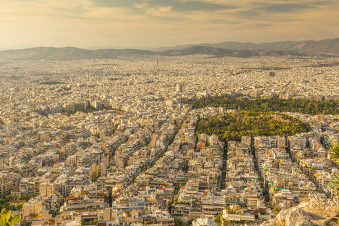 Blick auf die nördlichen Vororte von Athen vom Likavitos-Hügel am späten Nachmittag, Athen, Griechenland, Europa - RHPLF04260