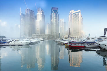 Der Marina-Komplex in Dubai, Vereinigte Arabische Emirate, Naher Osten - RHPLF04444