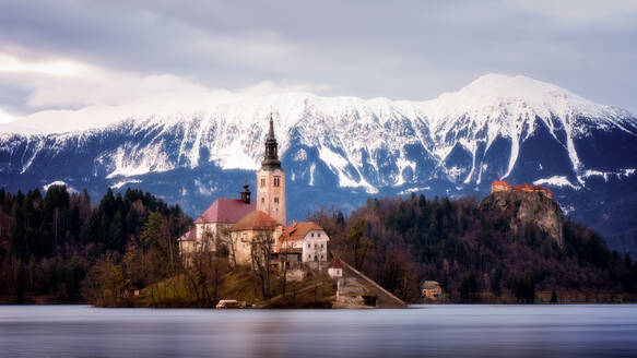 Kirche Mariä Himmelfahrt und Schloss Bled, Bleder See, Slowenien, Europa - RHPLF04463