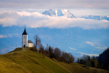 Die Kirche St. Primoz, Jamnik, Slowenien, Europa - RHPLF04468