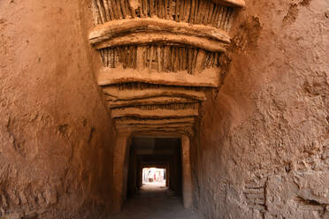 Durchgang zwischen zwei Gebäuden in Taroudant, alte Berberarchitektur, Taroudant, Marokko, Nordafrika, Afrika - RHPLF04482