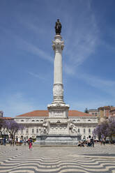 Denkmal am Rossio-Platz gegen den Himmel in Lissabon, Portugal - WIF03999