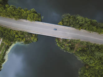 Luftaufnahme der Brücke über die Wolga, Moskau, Russland - KNTF03063