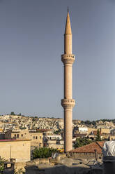 Turm in der Stadt Göreme in Kappadokien, Türkei - KNTF03115