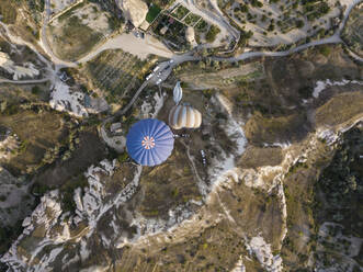 Aerial view of hot air balloons on Goreme National Park, Cappadocia, Turkey - KNTF03140