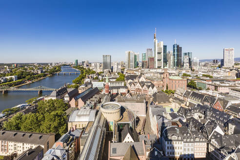 Schirn Kunsthalle und Gebäude gegen klaren Himmel in Frankfurt, Deutschland - WDF05440