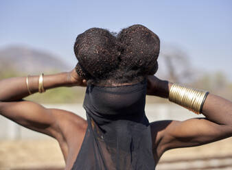 Ndengelengo woman with her characteristic hairstyle, Garganta, Angola - VEGF00549