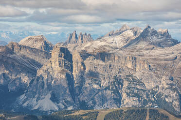 Blick auf den Piz Boe und den Langkofel vom Lagazuoi aus, Italien - WPEF01816