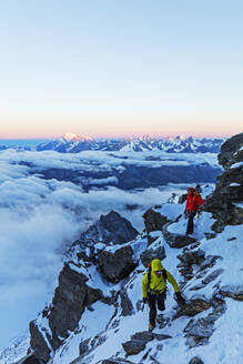 Sonnenaufgang Blick auf den Mont Blanc in Frankreich von Grand Combin, Wallis, Schweizer Alpen, Schweiz, Europa - RHPLF04577