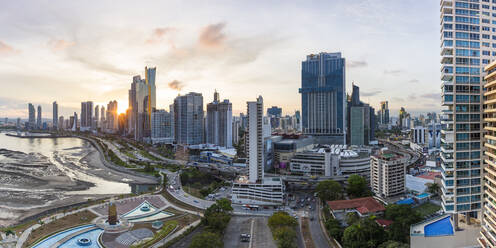 Skyline der Stadt, Panama-Stadt, Panama, Mittelamerika - RHPLF04615