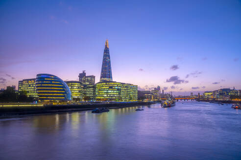 The Shard und City Hall an der Themse, Southwark, London, England, Vereinigtes Königreich, Europa - RHPLF04775