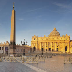 Petersdom (Basilica di San Pietro), Petersplatz (Piazza de San Pietro), UNESCO-Weltkulturerbe, Vatikanstadt, Rom, Latium, Italien, Europa - RHPLF04801