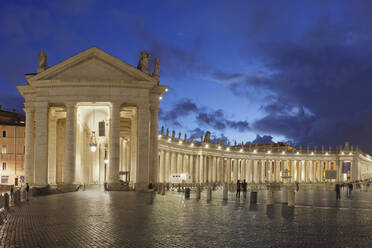 Petersplatz, Kolonnade von Bernini, UNESCO-Weltkulturerbe, Vatikanstadt, Rom, Latium, Italien, Europa - RHPLF04828