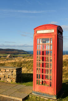 Alte Telefonzelle, Schottische Highlands, Schottland, Vereinigtes Königreich, Europa - RHPLF04881
