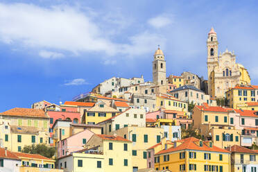 Bunte Häuser im Dorf Cervo, Cervo, Provinz Imperia, Ligurien, Italien, Europa - RHPLF05058