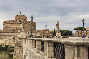 Ponte Sant'Angelo und Engelsburg, Vatikanstadt, Historisches Zentrum, Rom, UNESCO-Weltkulturerbe, Latium, Italien, Europa - RHPLF05152