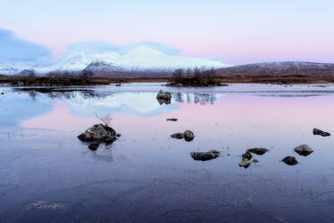 Lochan na h-achlaise, Schottland, Vereinigtes Königreich, Europa - RHPLF05184