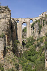Puente Nuevo (Neue Brücke) und die weiße Stadt auf den Klippen, Ronda, Andalusien, Spanien, Europa - RHPLF05296