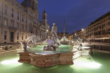 Fontana del Moro-Brunnen, Fontana dei Quattro Fiumi-Brunnen, Kirche Sant'Agnese in Agone, Piazza Navona, Rom, Latium, Italien, Europa - RHPLF05343