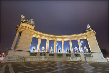 Millenniumsdenkmal, Heldenplatz, Budapest, Ungarn, Europa - RHPLF05354