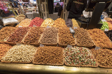 Nuts and dried fruit, La Boqueria Market, Ciudad Vieja, Barcelona, Catalonia, Spain, Europe - RHPLF05371