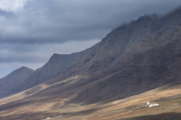 Villa Winter in the rocky cliffs of Cofete, Fuerteventura, Canary Islands, Spain, Atlantic, Europe - RHPLF05379