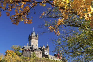 Reichsburg Castle in autumn, Cochem, Moselle Valley, Rhineland-Palatinate, Germany, Europe - RHPLF05497
