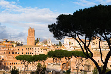 Skyline des antiken Roms mit dem Trajansforum und dem Markt, Rom, Latium, Italien, Europa - RHPLF05558