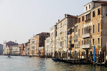 Historische venezianische Gebäude am Canale Grande, Venedig, UNESCO-Weltkulturerbe, Venetien, Italien, Europa - RHPLF05651