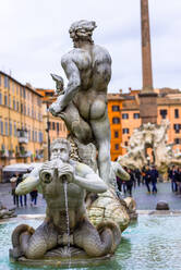 Fontana del Moro, Brunnen am südlichen Ende der Piazza Navona, Rom, Latium, Italien, Europa - RHPLF05786