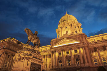 Königspalast bei Nacht, Burg Buda, UNESCO-Weltkulturerbe, Budapest, Ungarn, Europa - RHPLF05885