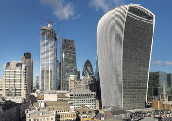 City of London von Monument mit Walkie Talkie Gebäude im Vordergrund, London, England, Vereinigtes Königreich, Europa - RHPLF05933