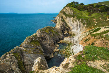 Stair Hole an der Lulworth Cove an der Jurassic Coast in Dorset, UNESCO-Weltkulturerbe, Dorset, England, Vereinigtes Königreich, Europa - RHPLF06024