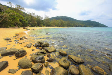 Sunset Beach an der ruhigeren Westküste dieser Ferieninsel, Sunset Beach, Koh Rong Sanloem Island, Sihanoukville, Kambodscha, Indochina, Südostasien, Asien - RHPLF06055